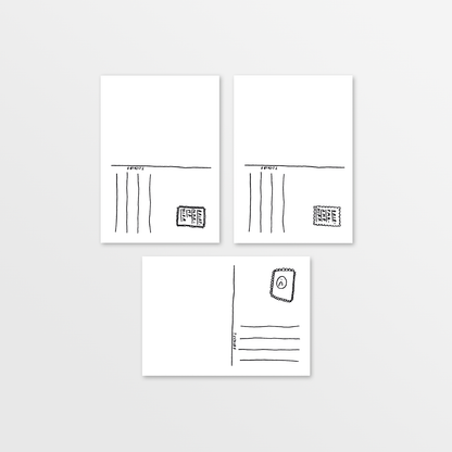 Rückseitenansicht von drei Postkarten im minimalistischen Design. Alle Karten zeigen ein handgezeichnetes Briefmarkenfeld mit individueller Illustration sowie Linien für Adresse und Absender. Schriftzug „TSCHIFF“ am unteren Rand.

